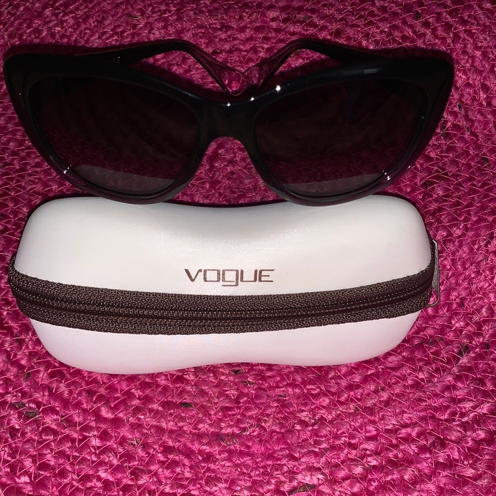 Like New Vogue VO2726-S Woman’s Sunglasses